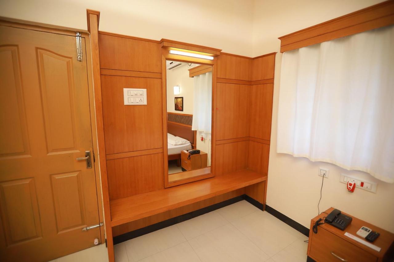 Jmj Comfort Hotel Salem Luaran gambar